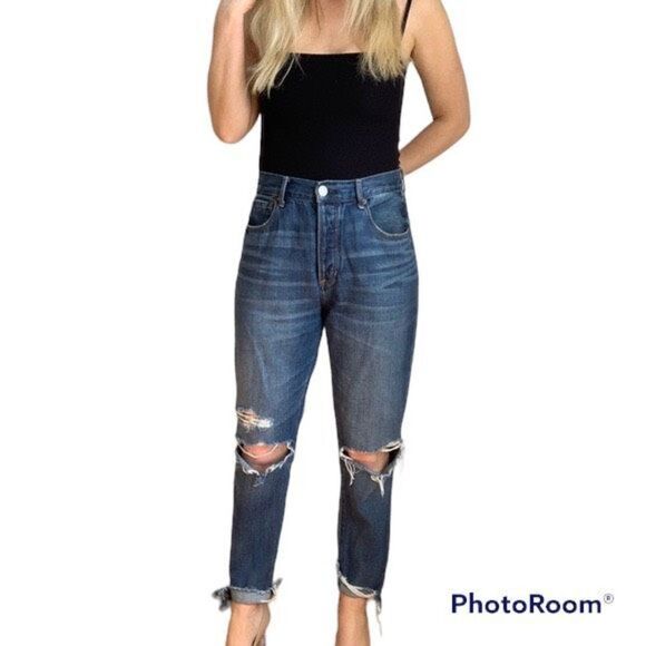 American Eagle hi-rise distressed, raw hem Girlfriend Jeans - Picture 1 of 8